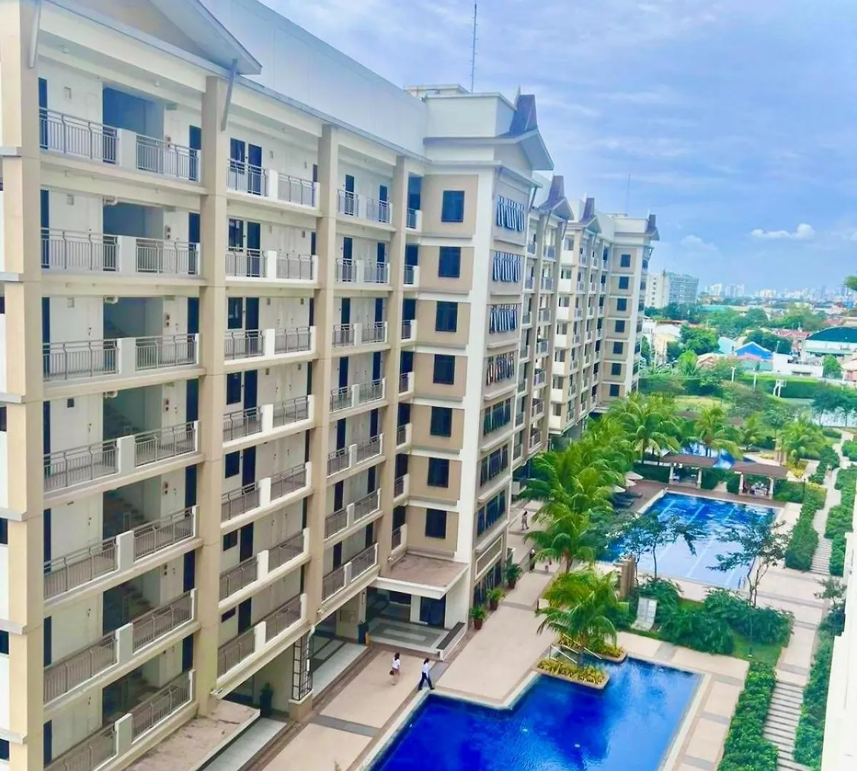 Calathea Luxe Atrium Suite Manila