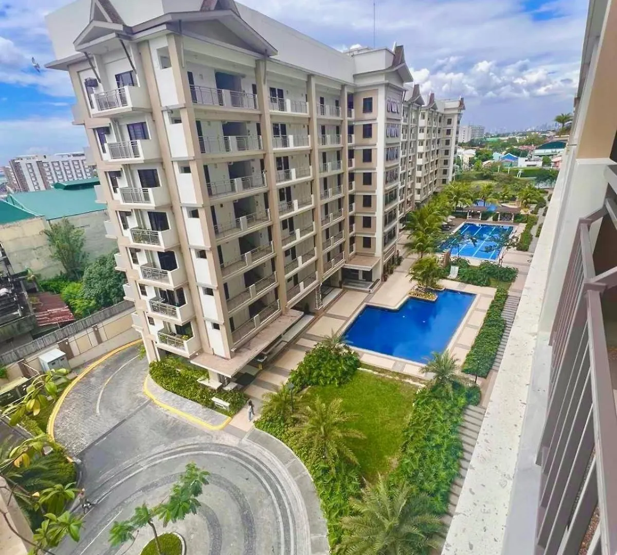 Calathea Luxe Atrium Suite Manila Apartment
